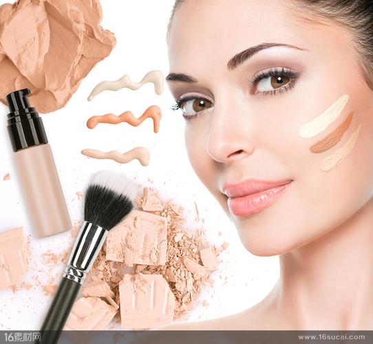 正在試用化妝品的外國美女高清圖片